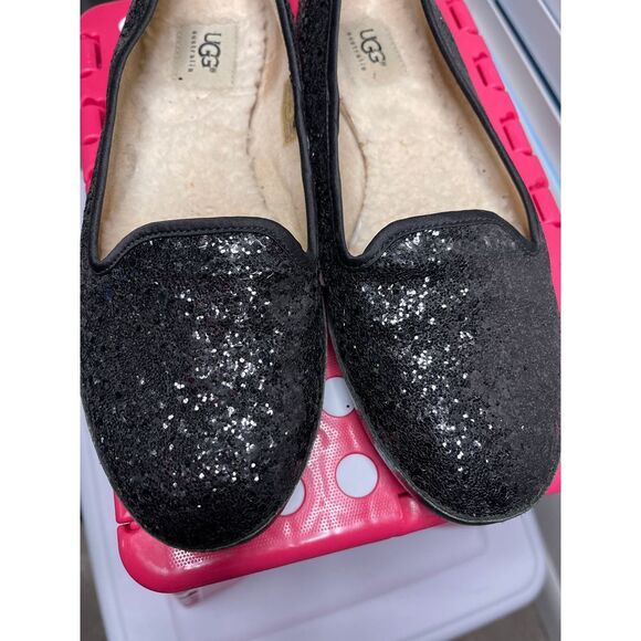 UGG black slip on shoes - Picture 1 of 10
